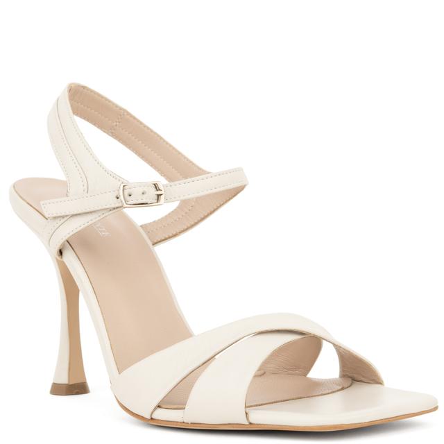 Basutės moterims, Kūno, Sandals