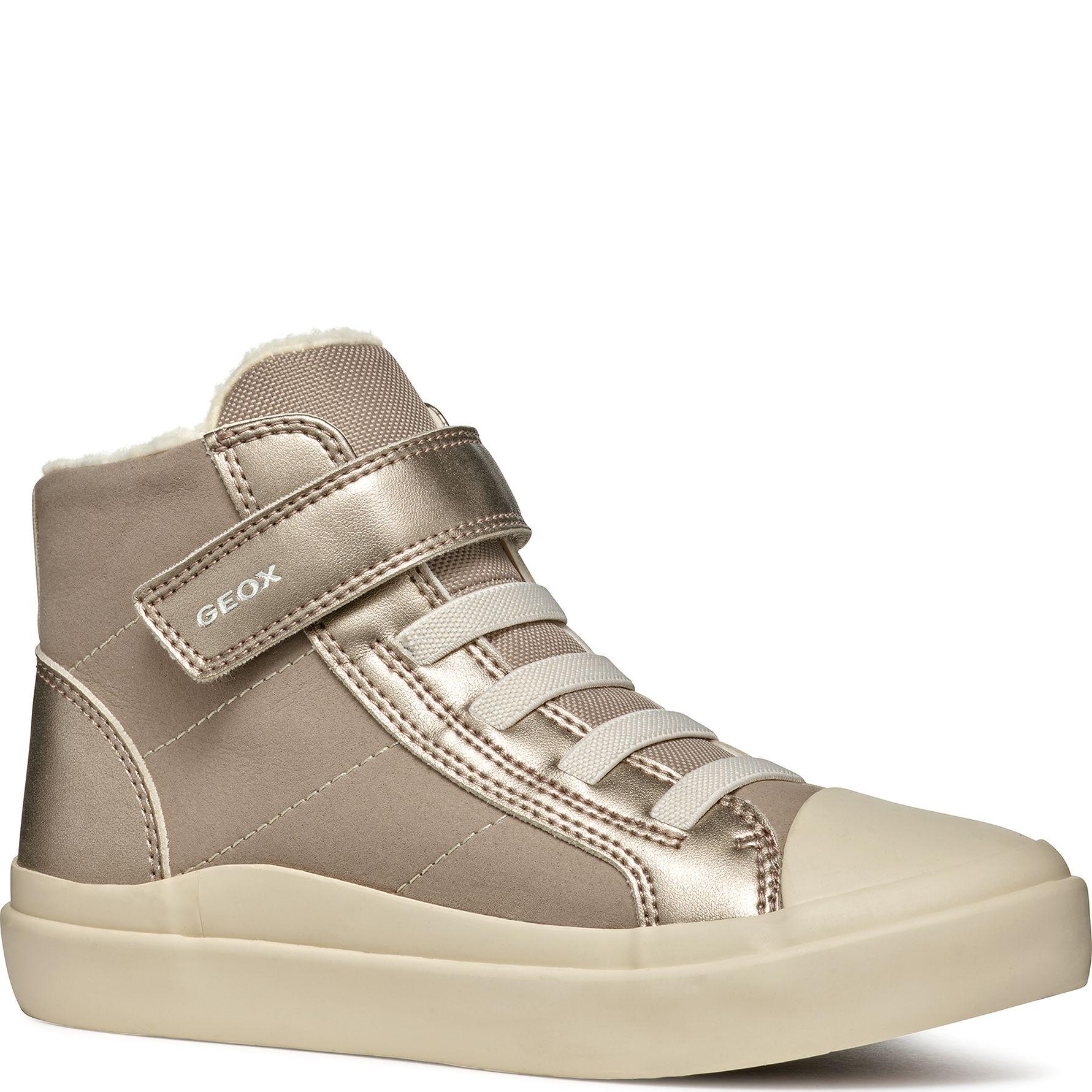 Aulinukai mergaitėms, Smėlio, Gisli booties