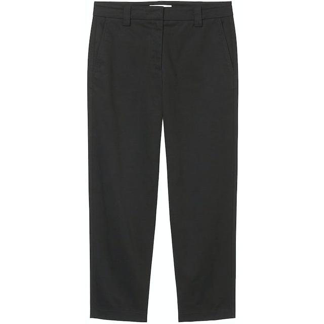 Kelnės moterims, Juoda