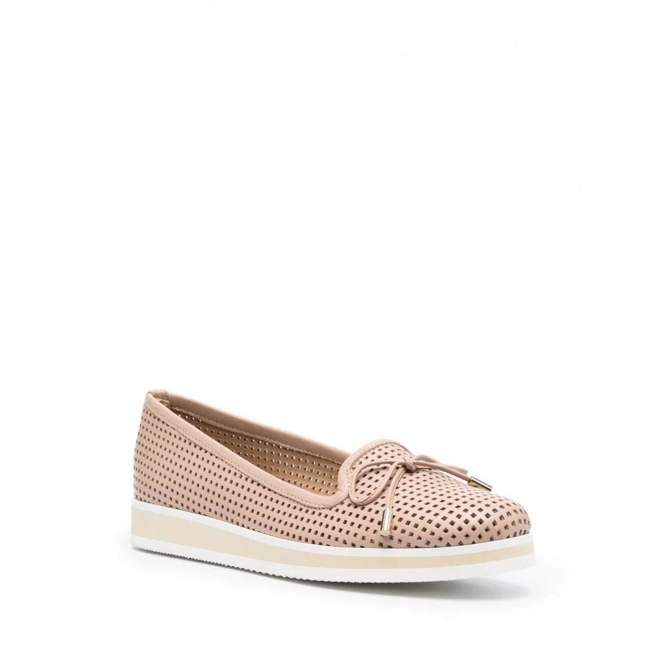 Balerinos moterims, Ruda, Woman ballerinas