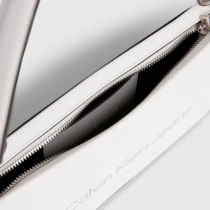 CALVIN KLEIN JEANS Rankinė per petį moterims, Balta, Sculpted shoulder pouch 4