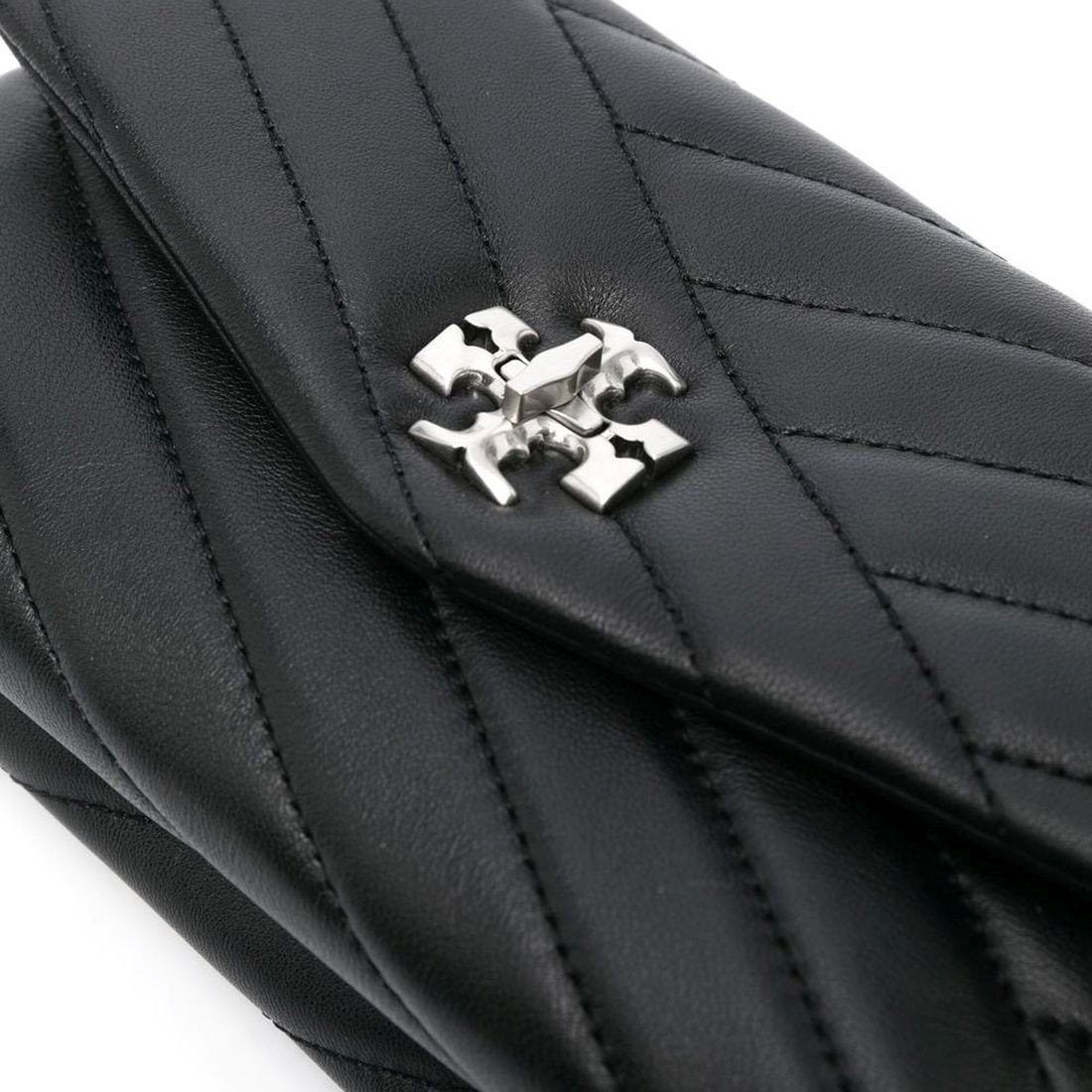 TORY BURCH Piniginė moterims, Juoda, Kira chevron chain wallet 3