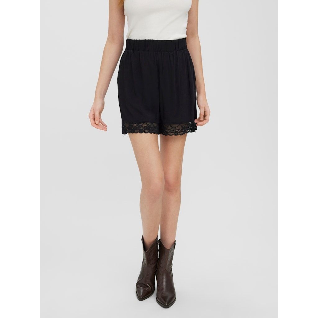 VERO MODA Šortai moterims, Juoda, VMASTA LACE H/W SHORT 3
