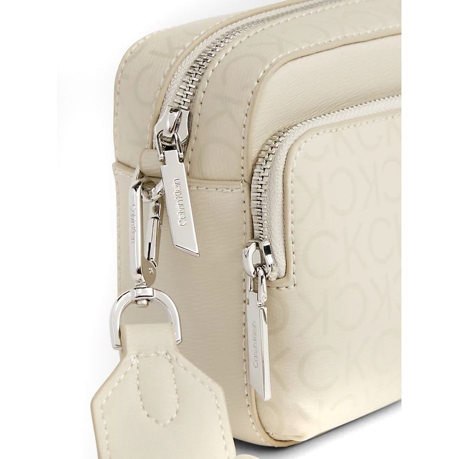 CALVIN KLEIN Rankinė per petį moterims, Smėlio, Must camera bag 3