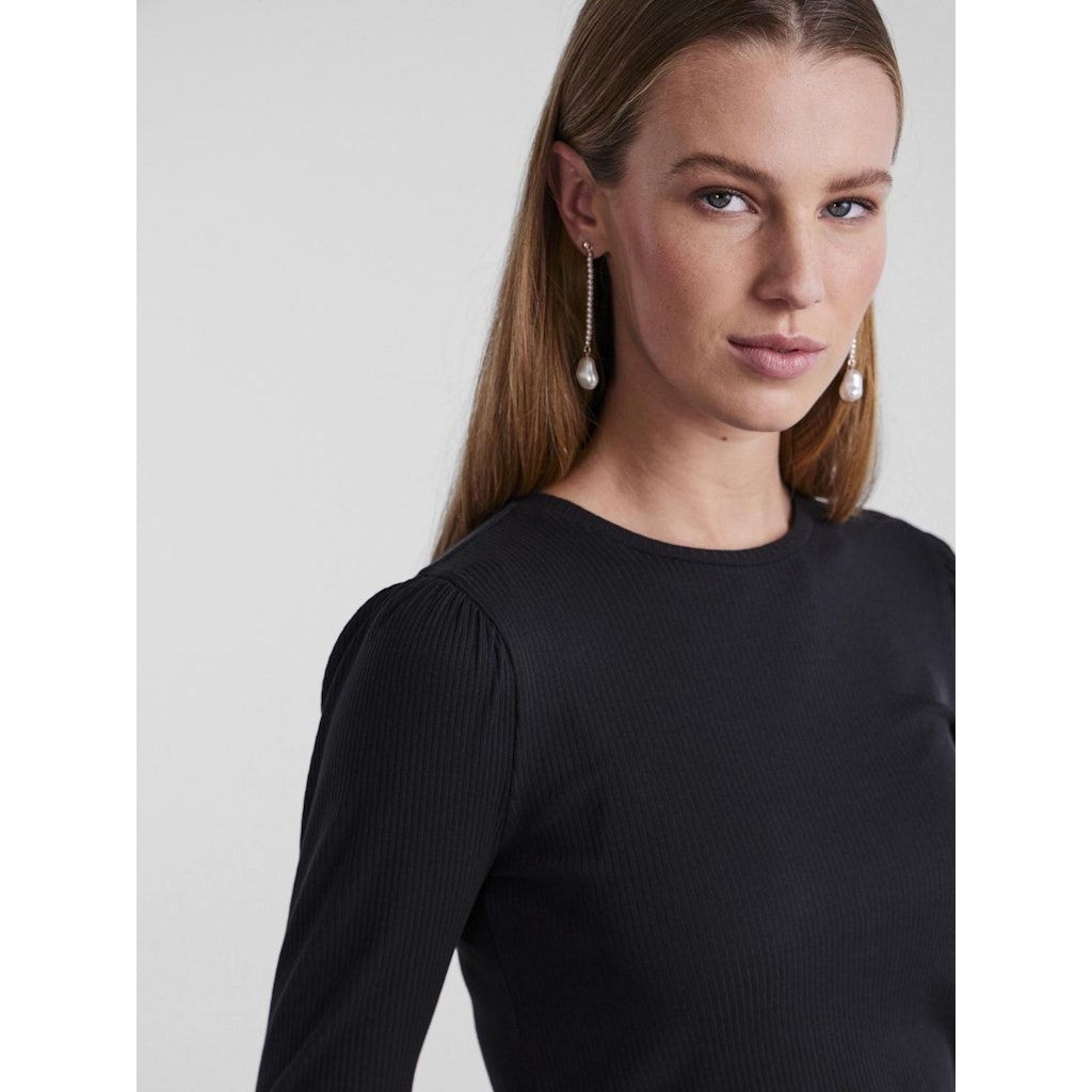 PIECES Marškinėliai moterims, Juoda, PCRUKA LS PUFF TOP N 6