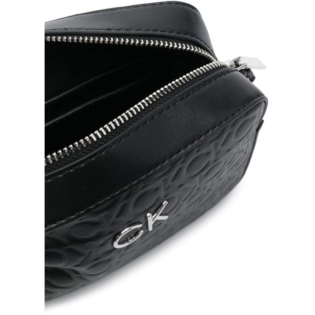 CALVIN KLEIN Rankinė per petį moterims, Juoda, RE-LOCAMERA BAG EMB MONO 4