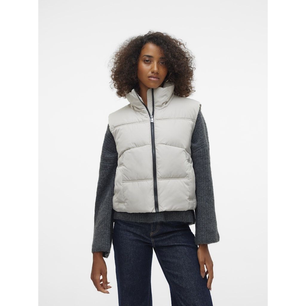 VERO MODA Pūkinė liemenė moterims, Smėlio, Klea short waistcoat 5