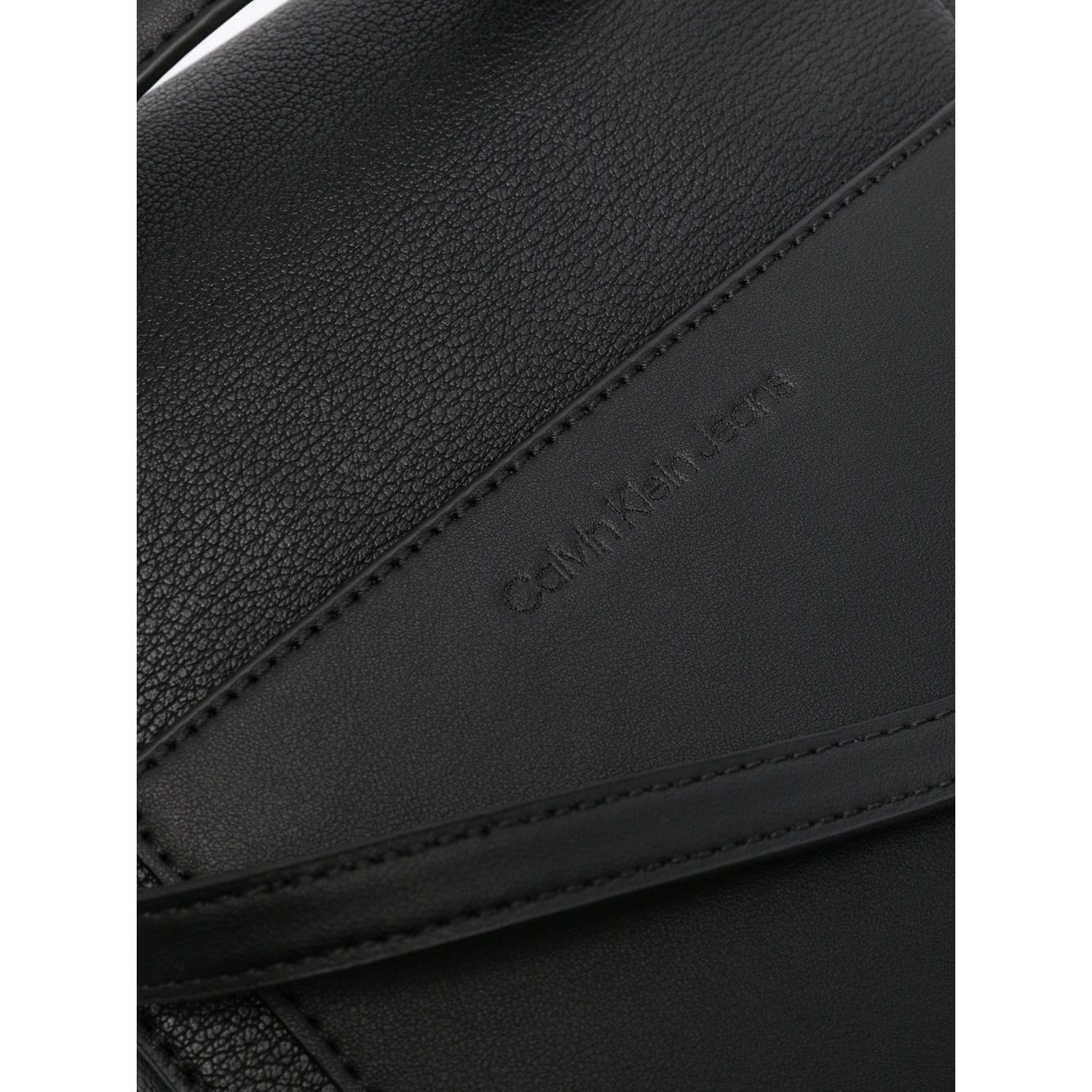 CALVIN KLEIN JEANS Rankinė per petį moterims, Juoda, MINIMALGRAM BOXY FLAP CB19 3