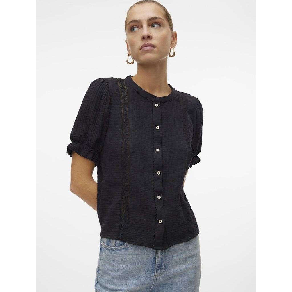 VERO MODA Marškiniai trump. rankovėmis moterims, Juoda, Natali lace short top 4