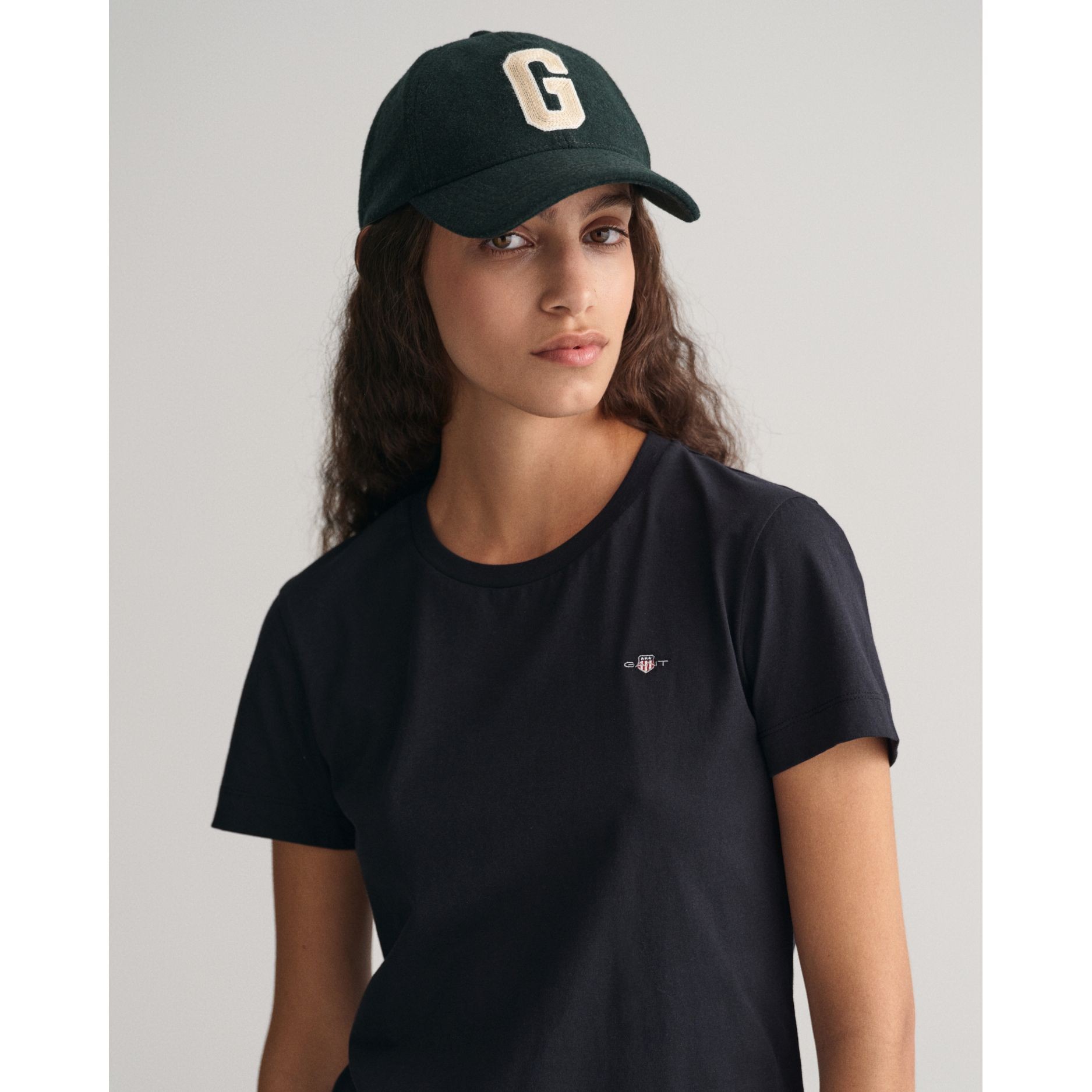 GANT Marškinėliai moterims, Juoda, REG SHIELD SS T-SHIRT 4