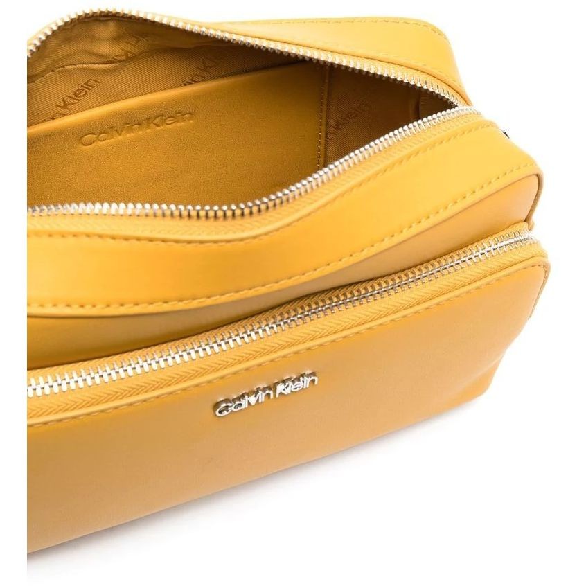 CALVIN KLEIN Rankinė per petį moterims, Auksinė, MUST CAMERA BAG W/PCKT LG 4
