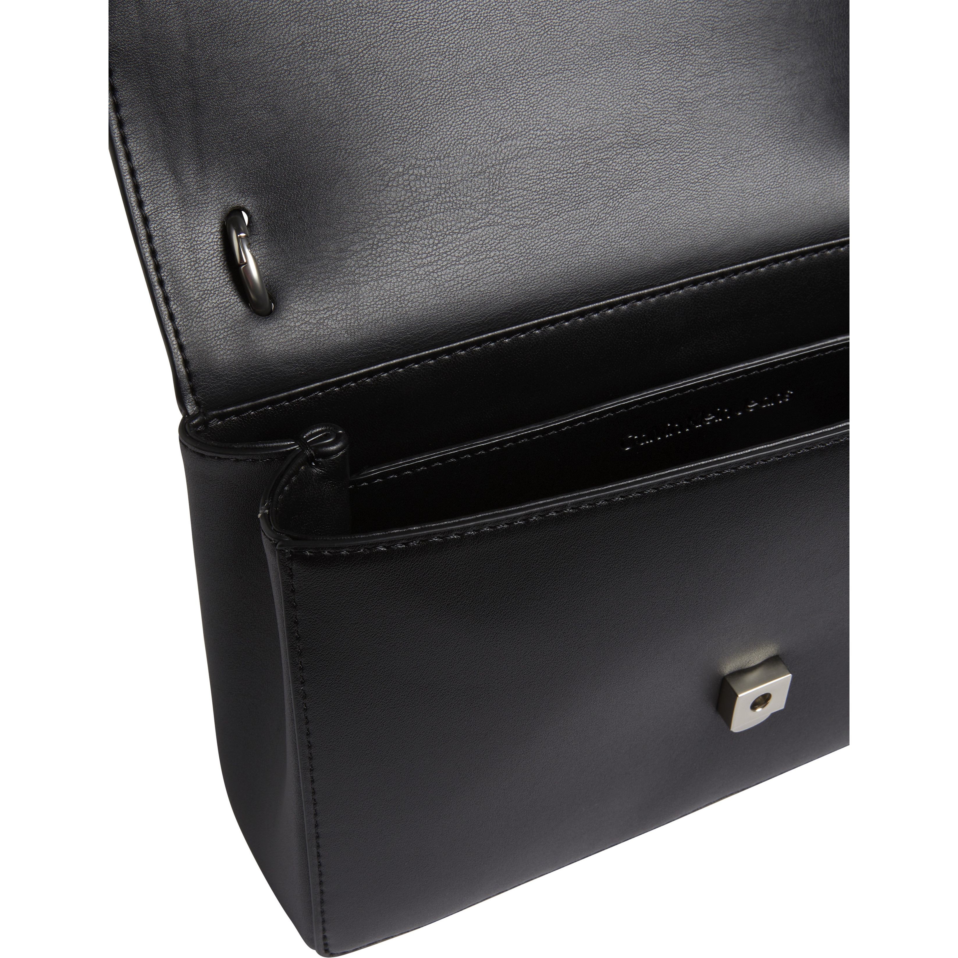 CALVIN KLEIN JEANS Rankinė per petį moterims, Juoda, Sculpted flap deboss crossbody 3