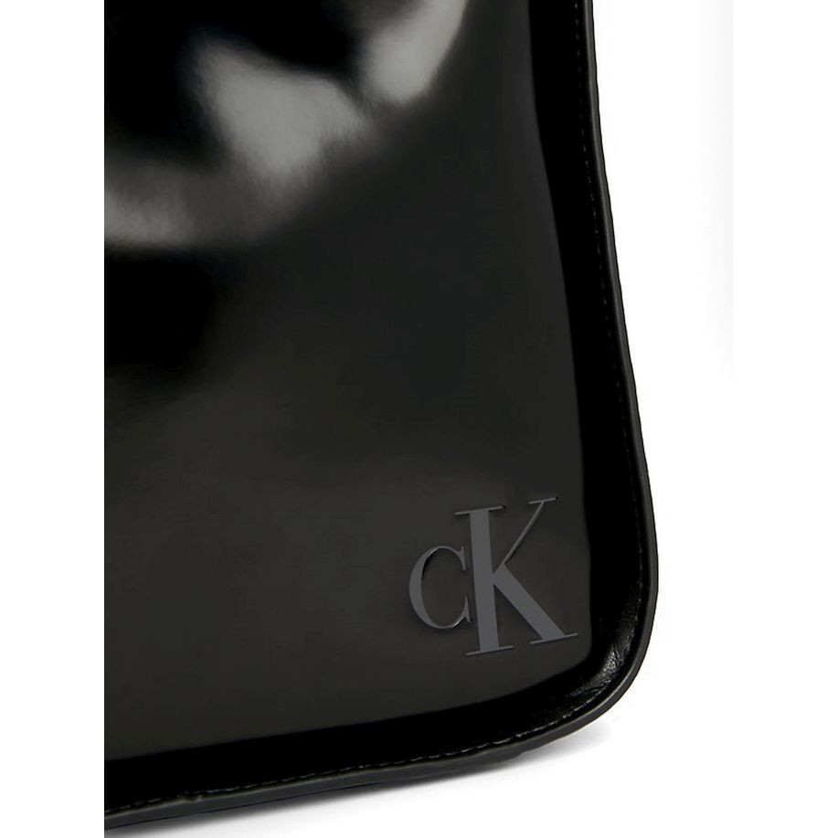 CALVIN KLEIN JEANS Rankinė per petį moterims, Juoda, Block bucket crossbody 3