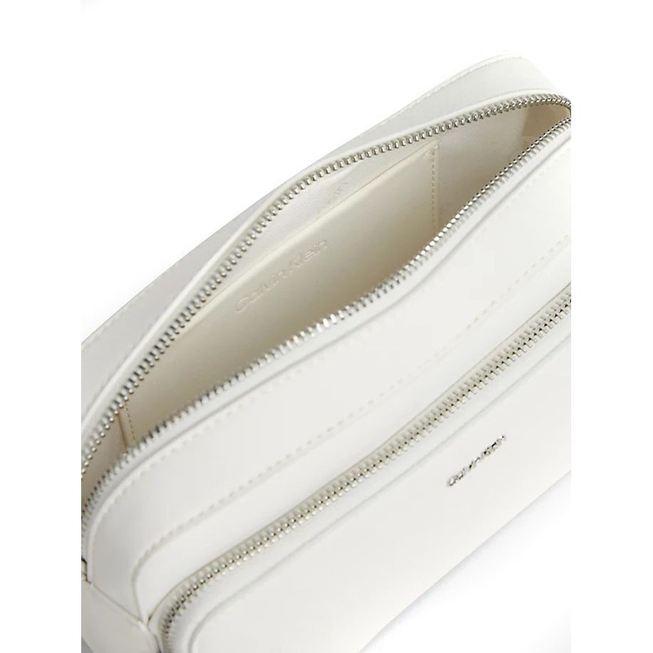 CALVIN KLEIN Rankinė per petį moterims, Balta, Must camera bag 4