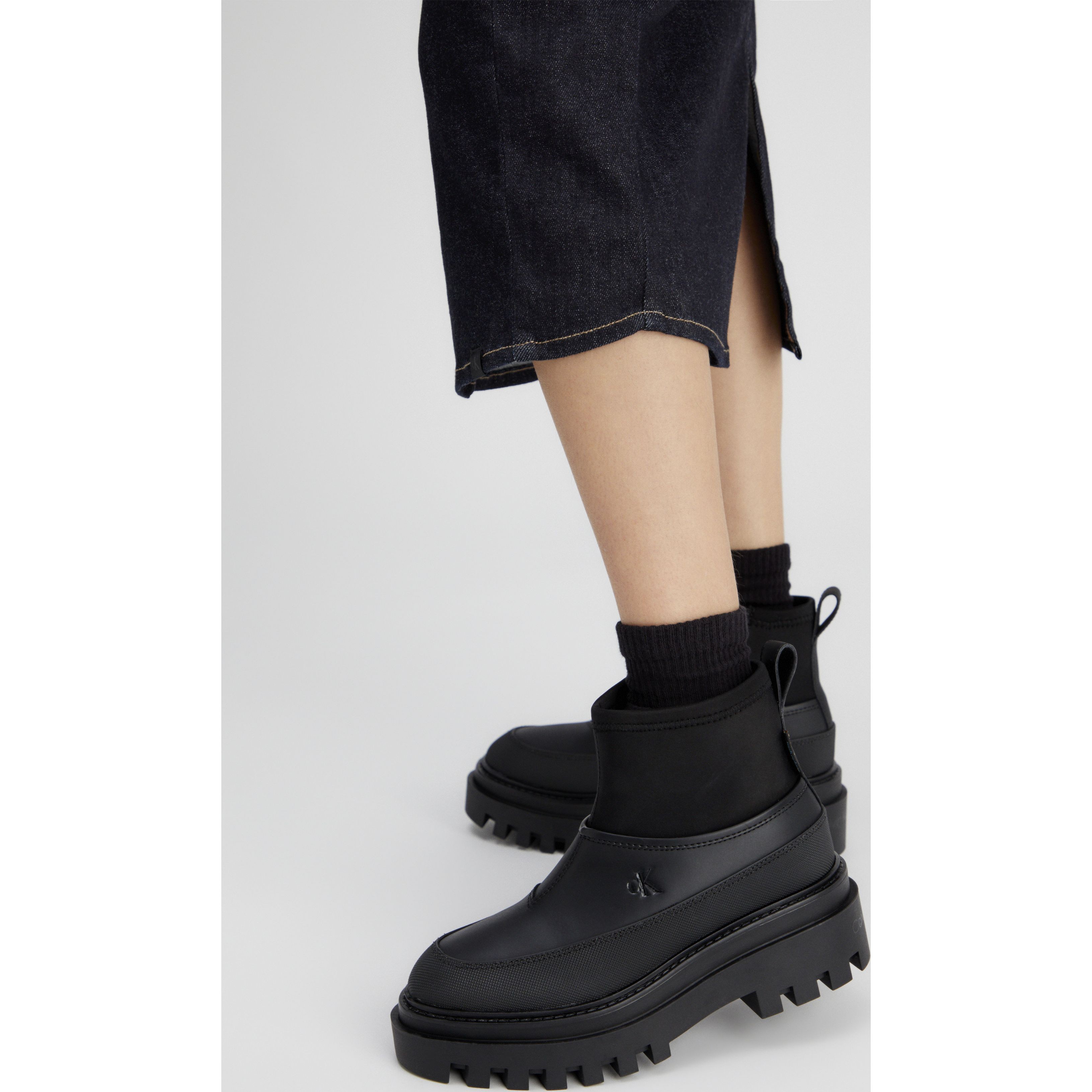 CALVIN KLEIN JEANS Aulinukai moterims, Juoda, Flatform rainboot low 6