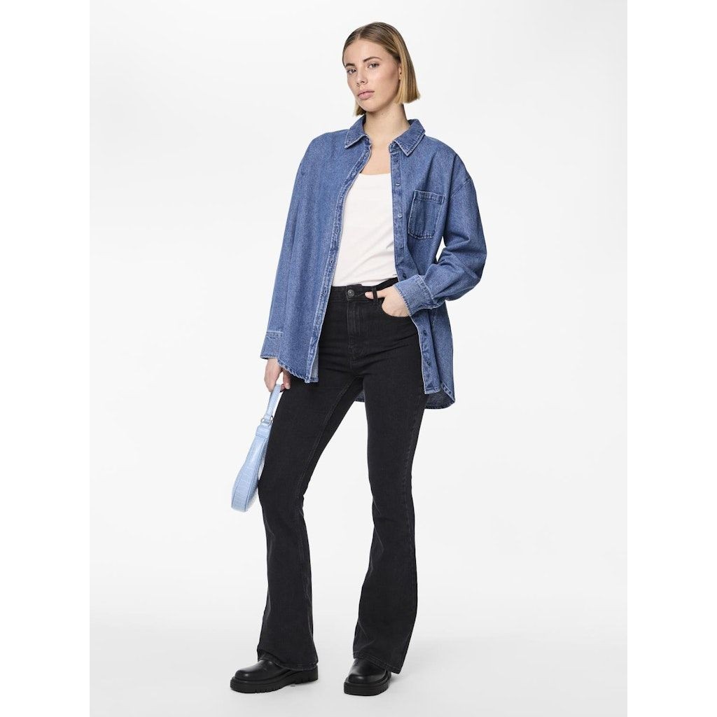 PIECES Platėjantys džinsai moterims, Juoda, PCPEGGY FLARED HW JE 7