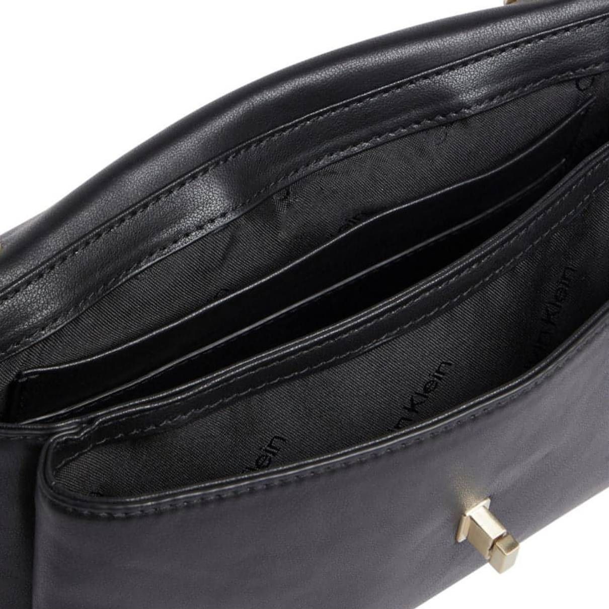 CALVIN KLEIN Rankinė per petį moterims, Juoda, Re-lo crossbody 4
