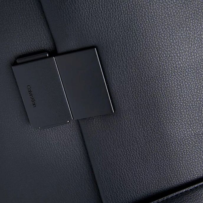 CALVIN KLEIN Dėklas kompiuteriui vyrams, Juoda, Iconic plaque laptop bag 3