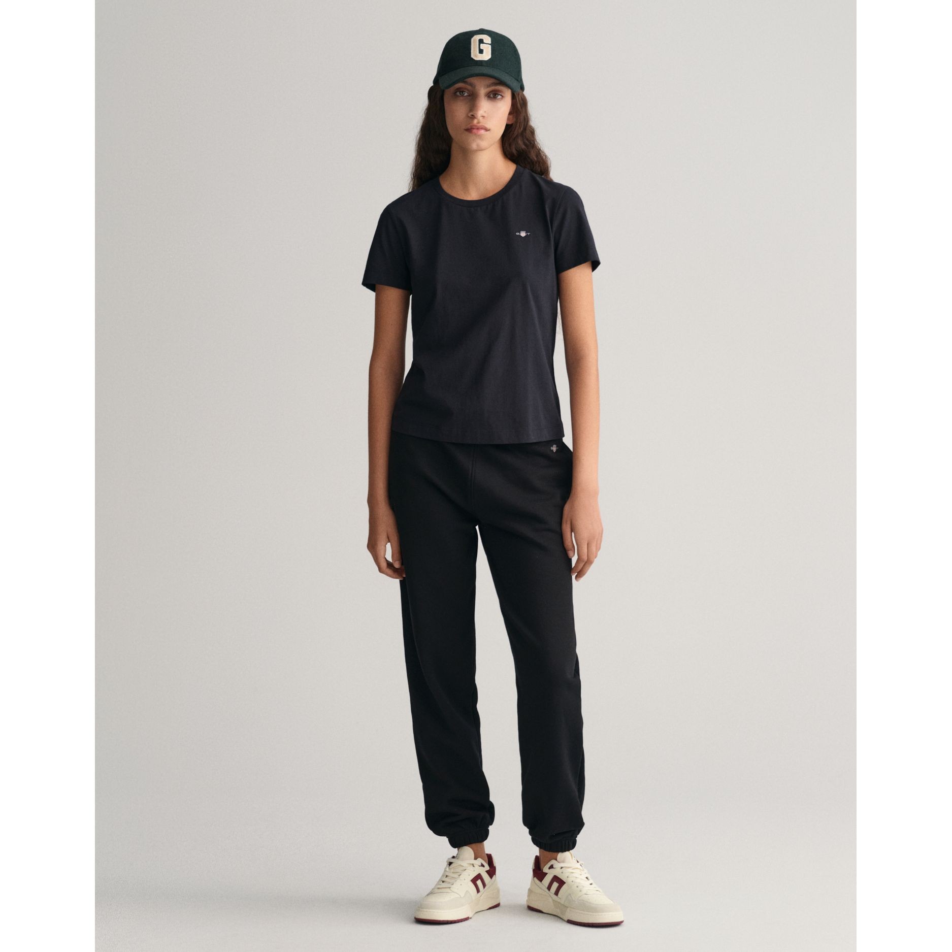 GANT Marškinėliai moterims, Juoda, REG SHIELD SS T-SHIRT 5