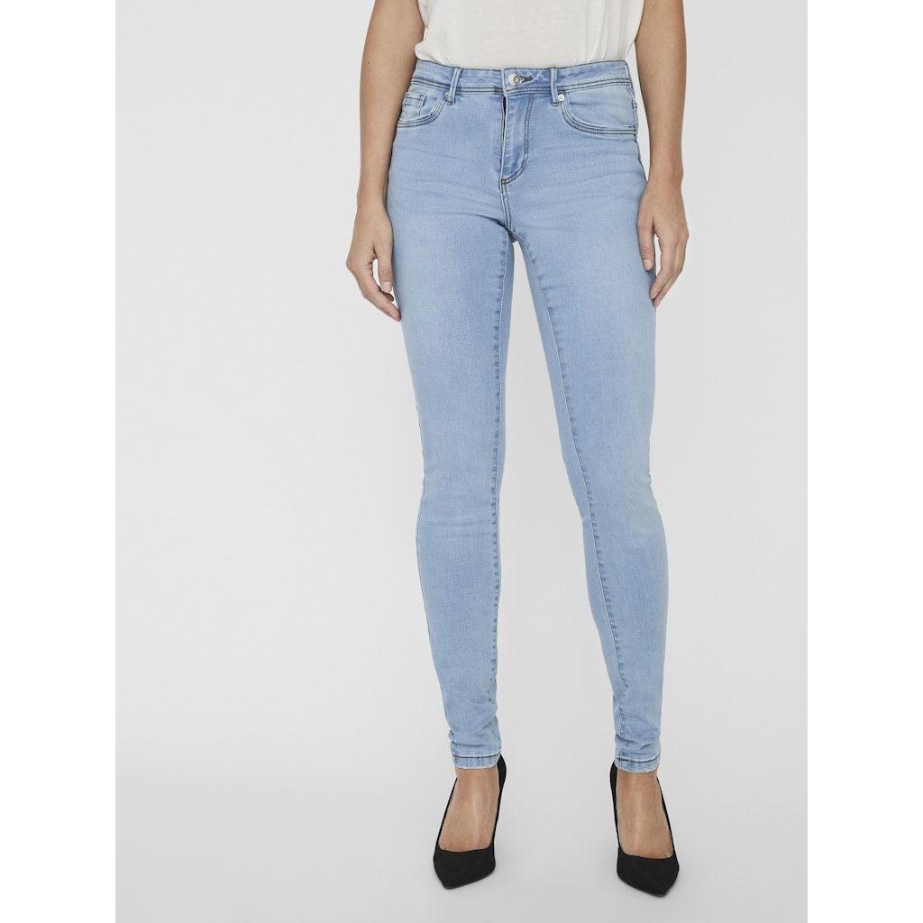 VERO MODA Aptempti džinsai moterims, Mėlyna, VMTANYA MR S PIPING 3