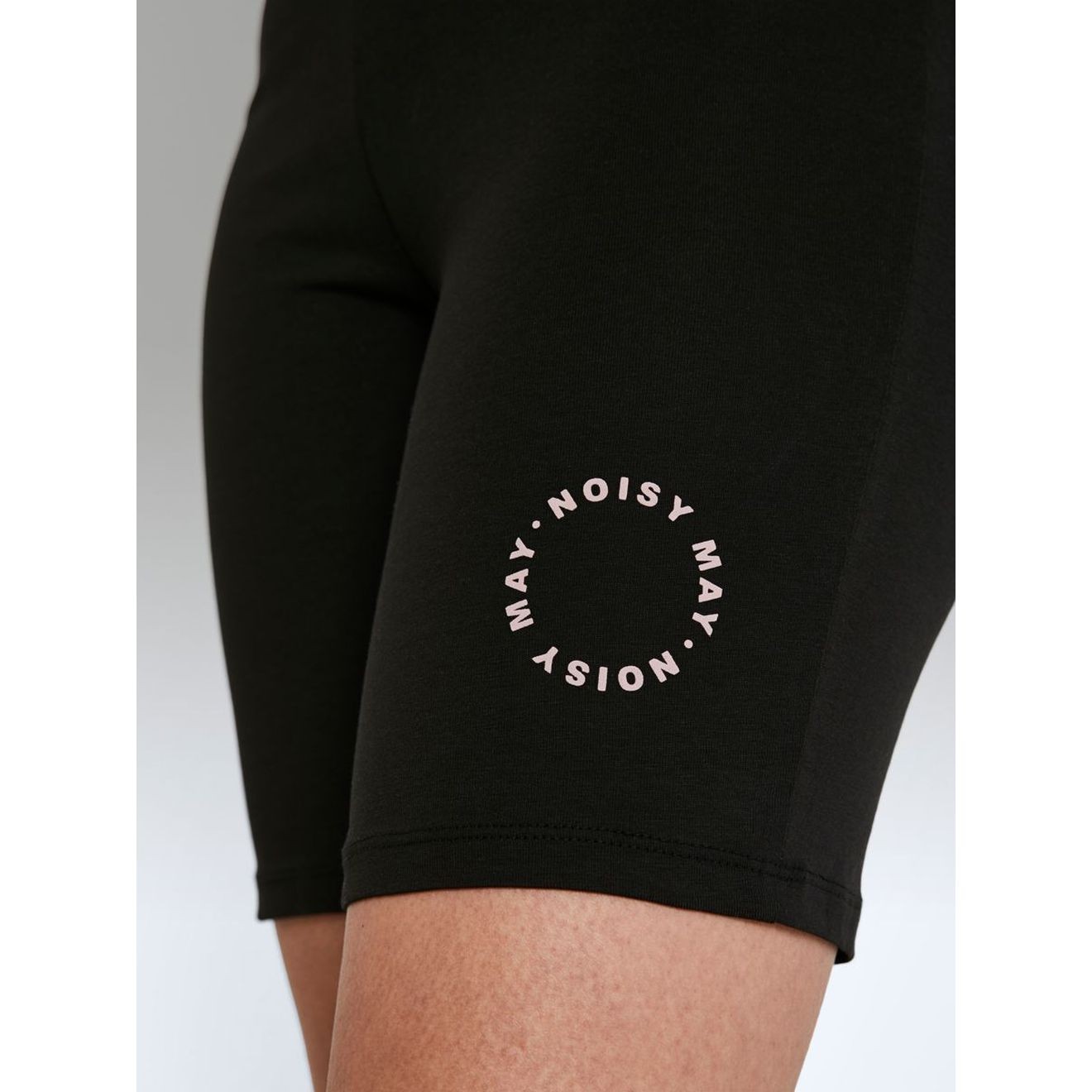 NOISY MAY Šortai moterims, Juoda, NMKERRY HW LOGO SHORT 12