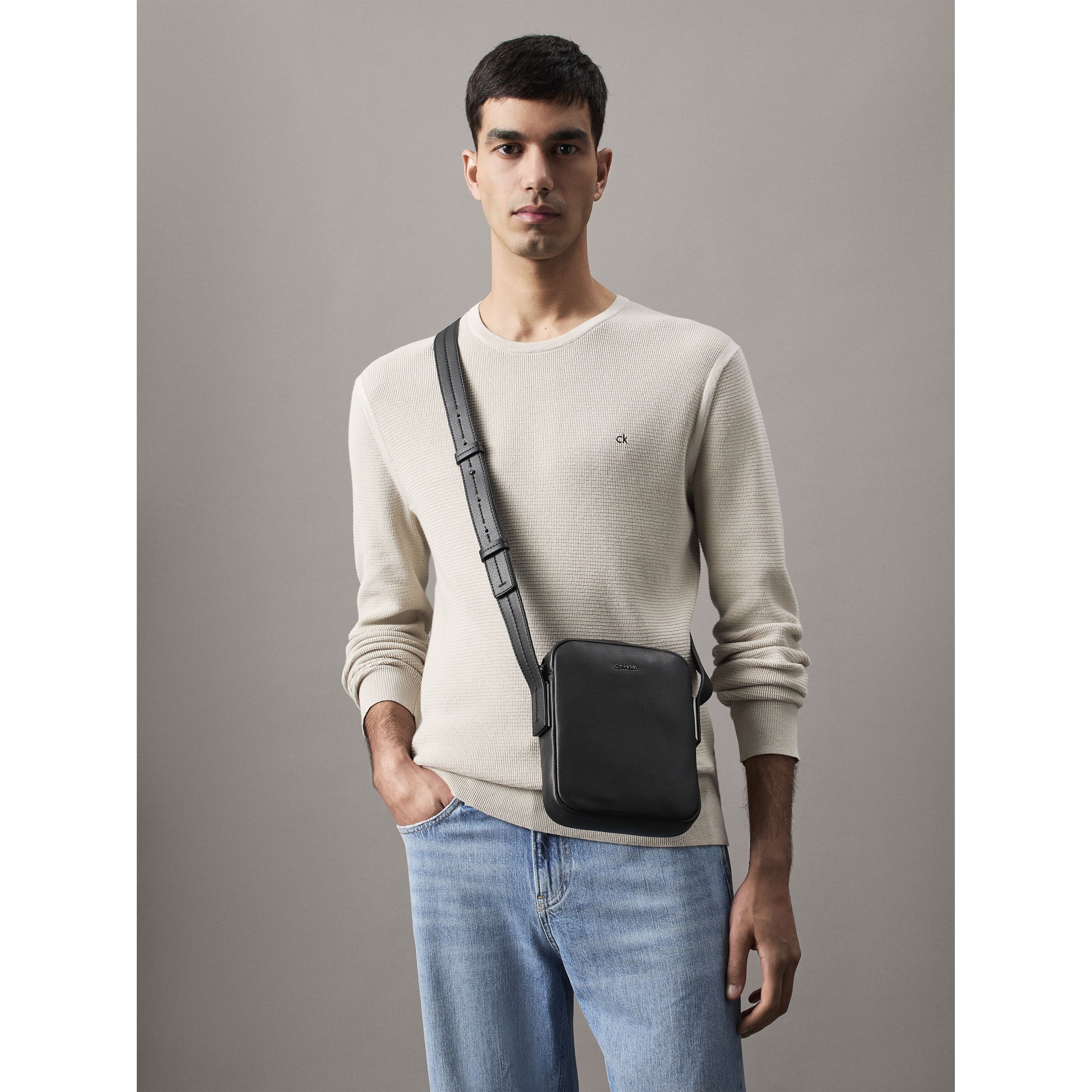 CALVIN KLEIN Rankinė per petį vyrams, Juoda, Modern business crossover 4