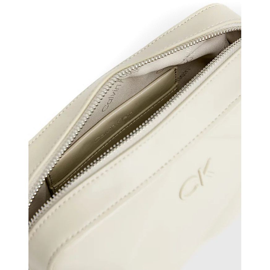 CALVIN KLEIN Rankinė per petį moterims, Smėlio, Quilt camera bag 4