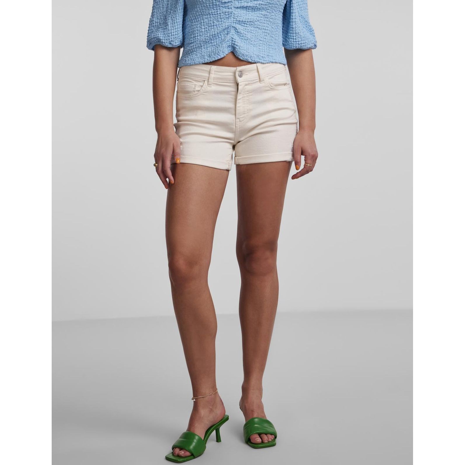 PIECES Šortai moterims, Smėlio, PCKIGGY MW FOLD UP DE 2