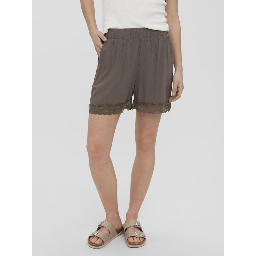 VERO MODA Šortai moterims, Pilka, VMASTA LACE H/W SHORT 2