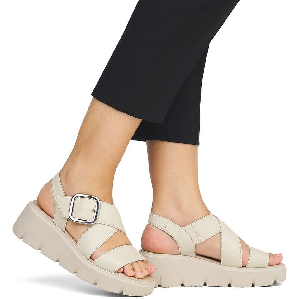 RIEKER Basutės moterims, Smėlio, SANDALS 2