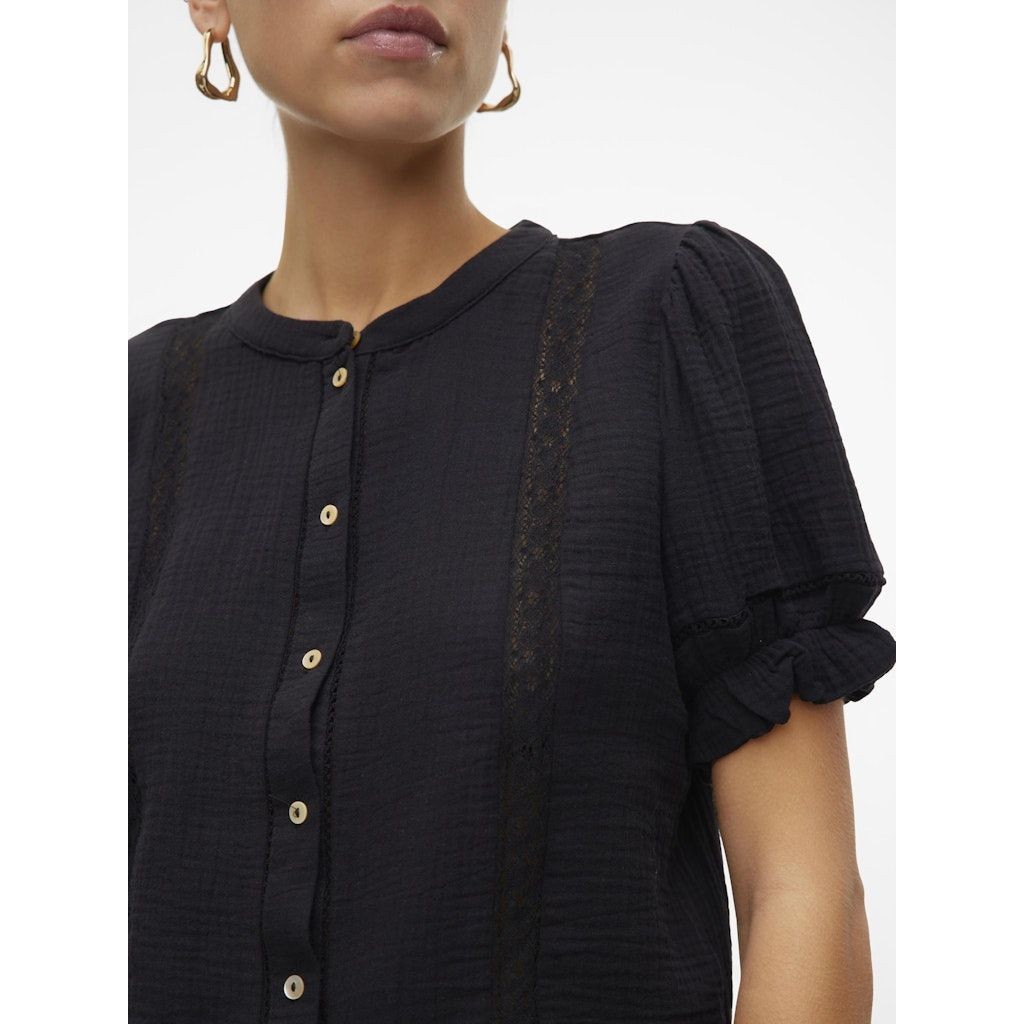 VERO MODA Marškiniai trump. rankovėmis moterims, Juoda, Natali lace short top 5