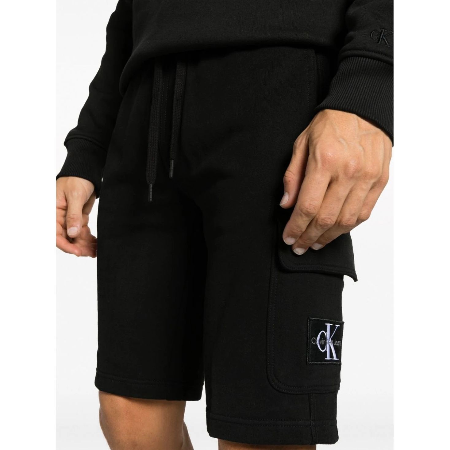 CALVIN KLEIN JEANS Šortai vyrams, Juoda, Badge cargo hwk short 4