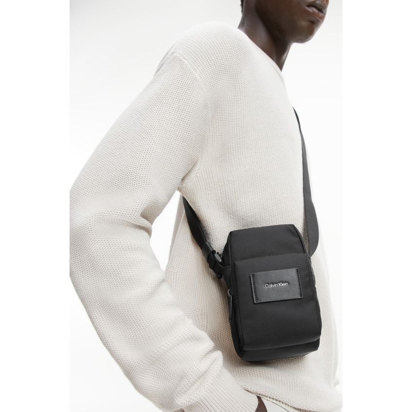 CALVIN KLEIN Rankinė per petį vyrams, Juoda, MUST T REPORTER XS W/PCKT 4