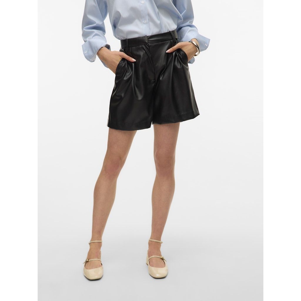 VERO MODA Šortai moterims, Juoda, Dina long shorts 3
