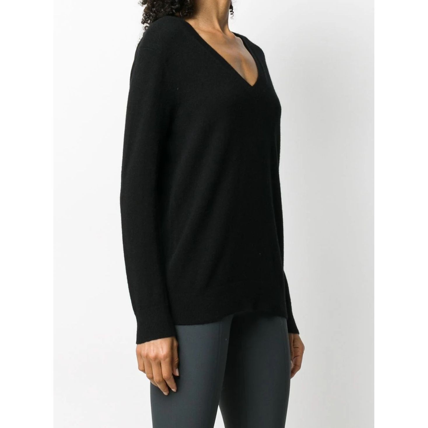 VINCE Megztinis moterims, Juoda, Weekend v-neck sweater 2