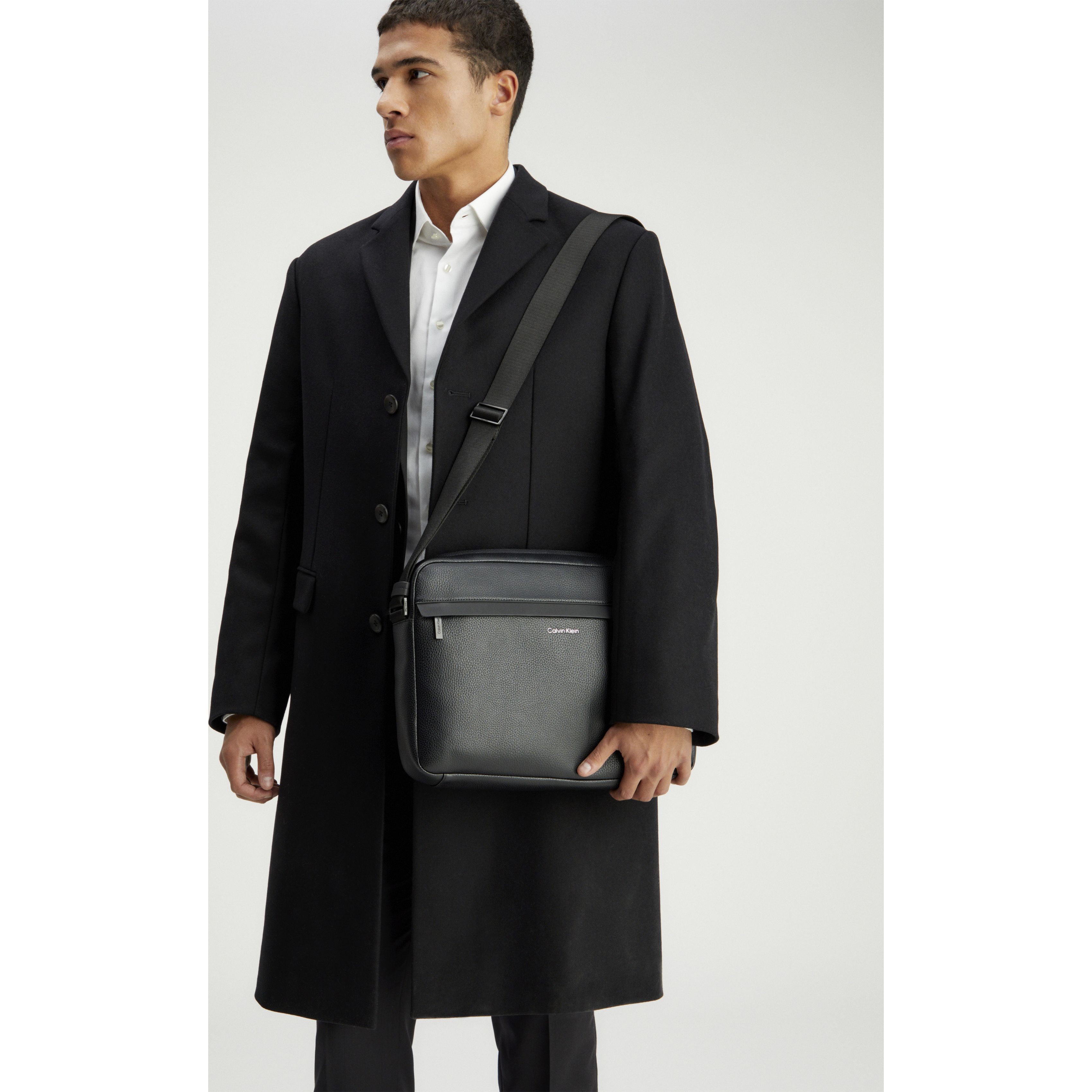 CALVIN KLEIN Rankinė per petį vyrams, Juoda, Must messenger 4