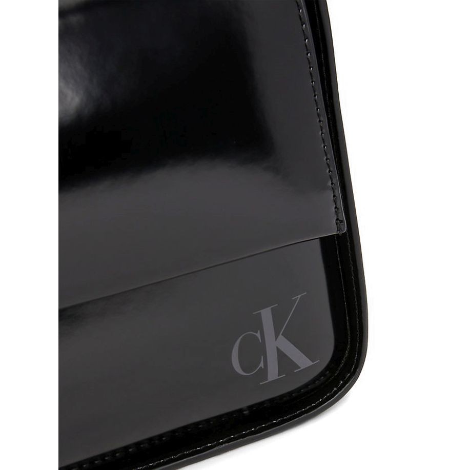 CALVIN KLEIN JEANS Rankinė per petį moterims, Juoda, Block flap shoulder bag 3