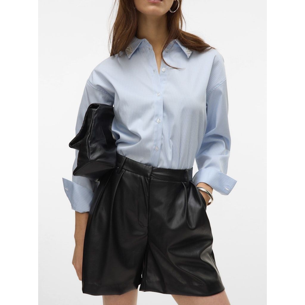 VERO MODA Šortai moterims, Juoda, Dina long shorts 4