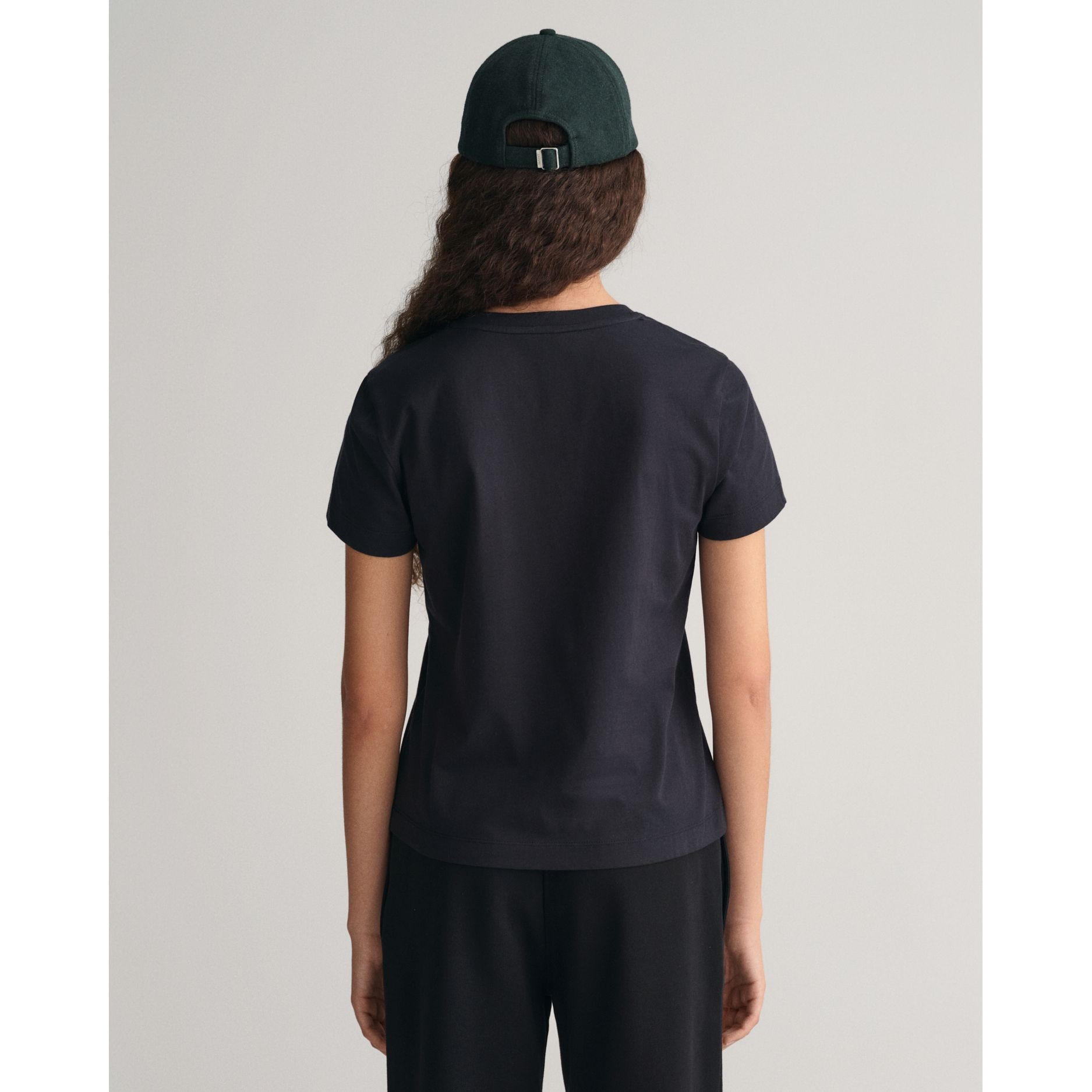 GANT Marškinėliai moterims, Juoda, REG SHIELD SS T-SHIRT 3