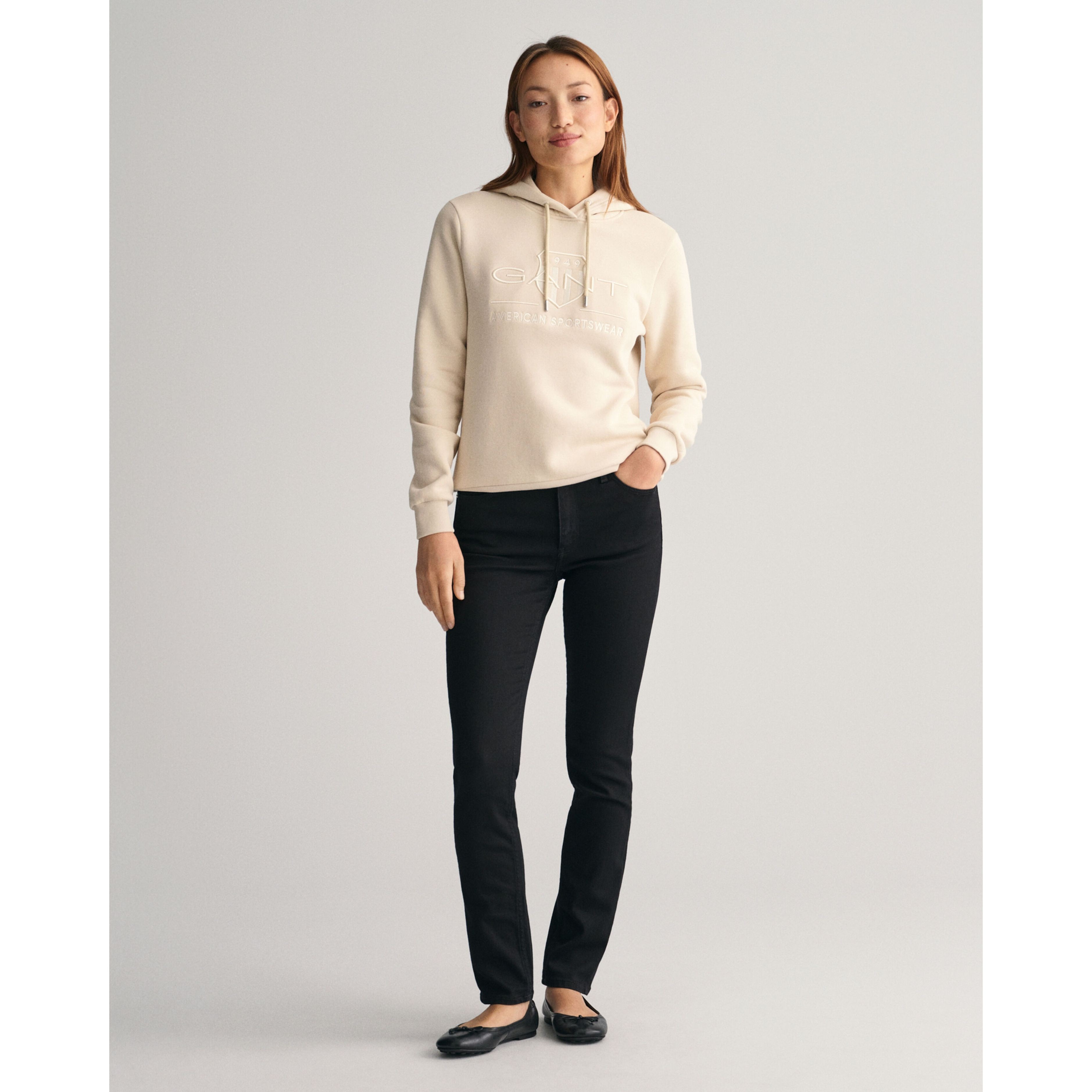 GANT Aptempti džinsai moterims, Juoda 2