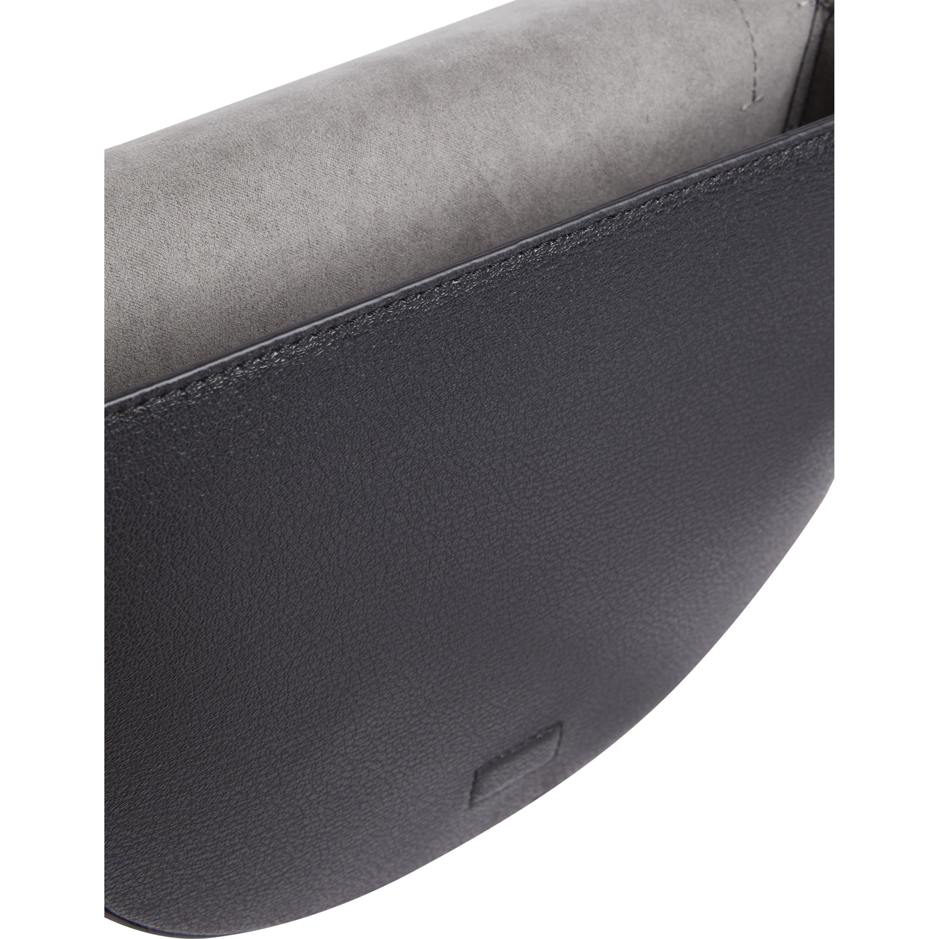 CALVIN KLEIN JEANS Rankinė per petį moterims, Juoda, Minimal saddle crossbody 3