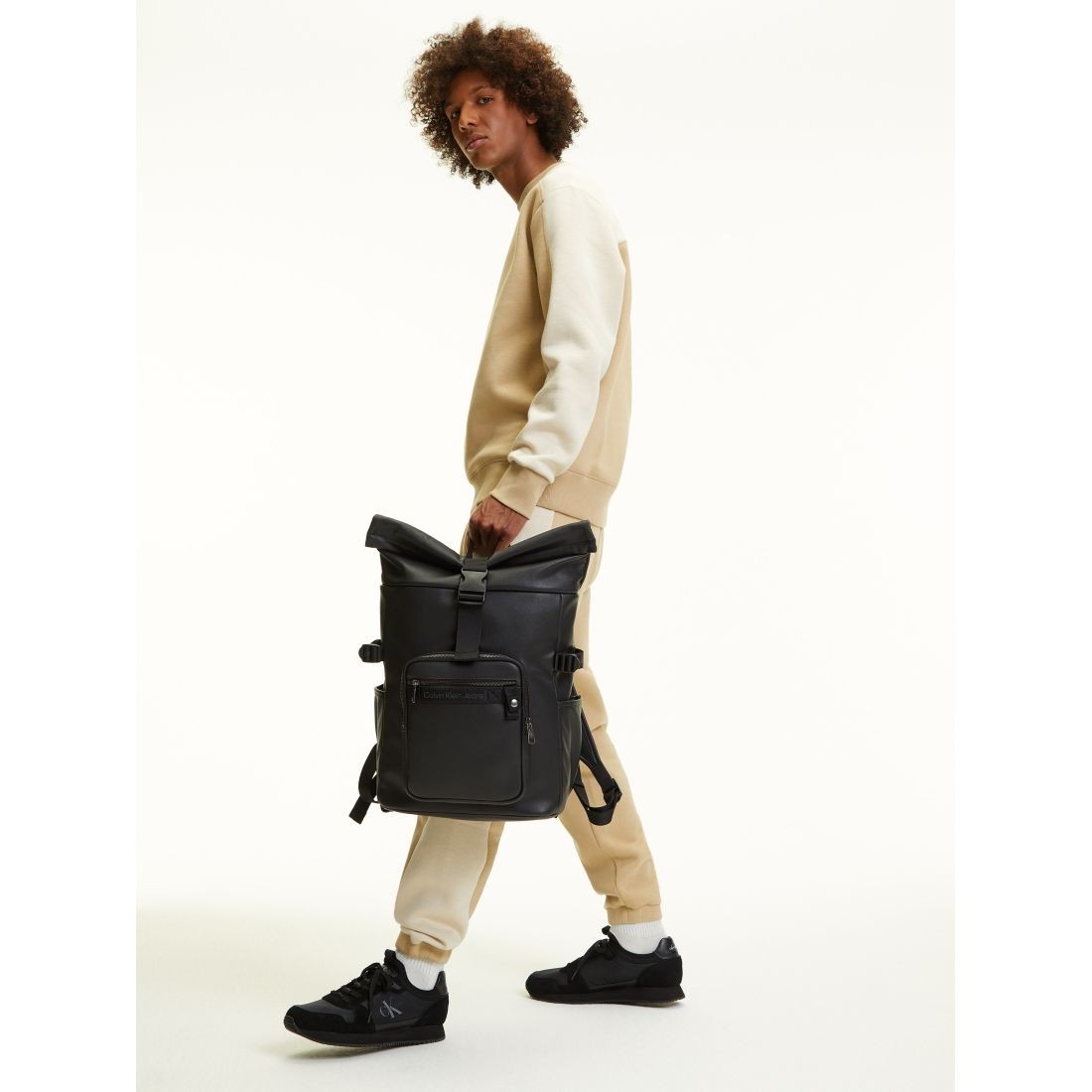 CALVIN KLEIN JEANS Kuprinė vyrams, Juoda, Ultralight flap backpack 4