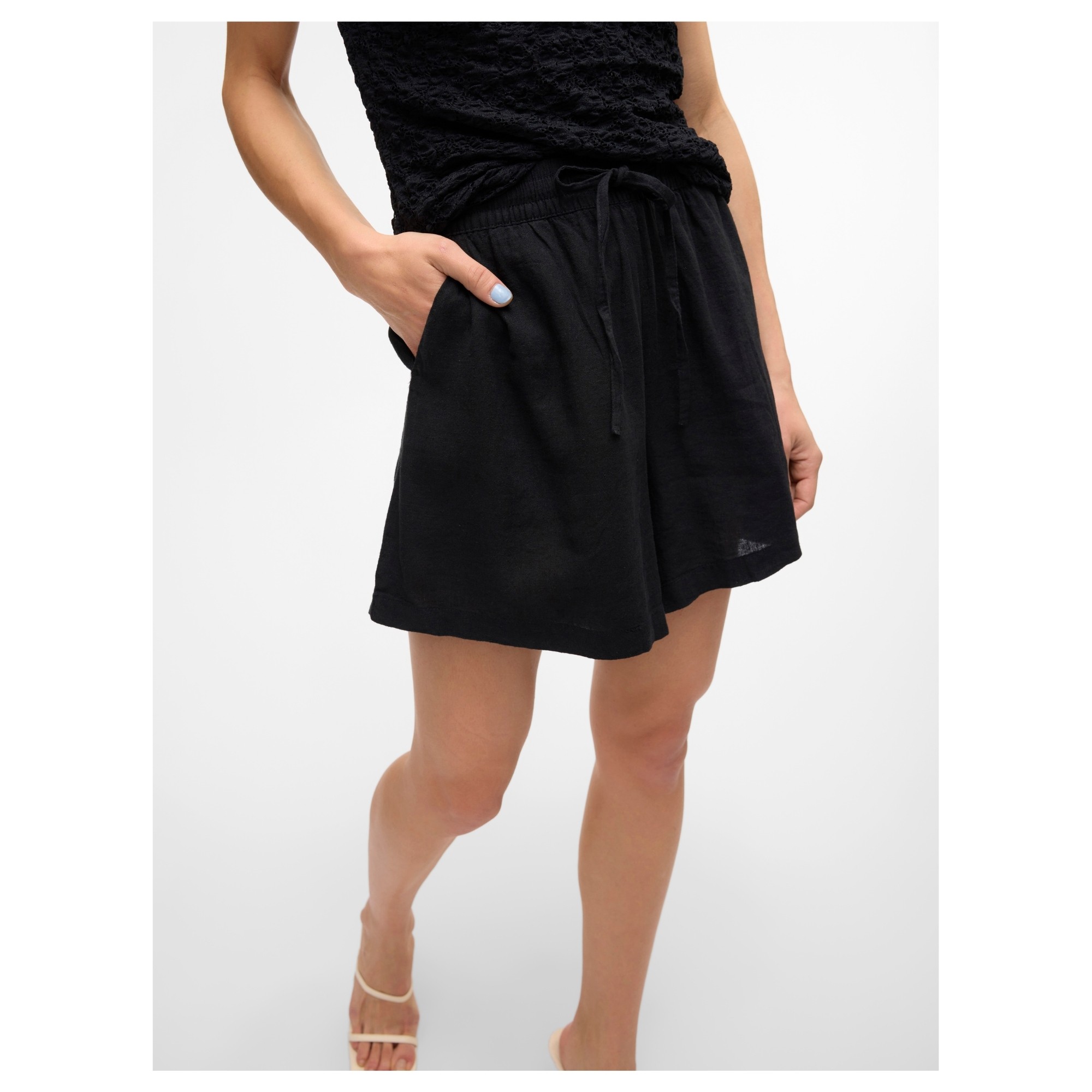 VERO MODA Šortai moterims, Juoda, Linn 2