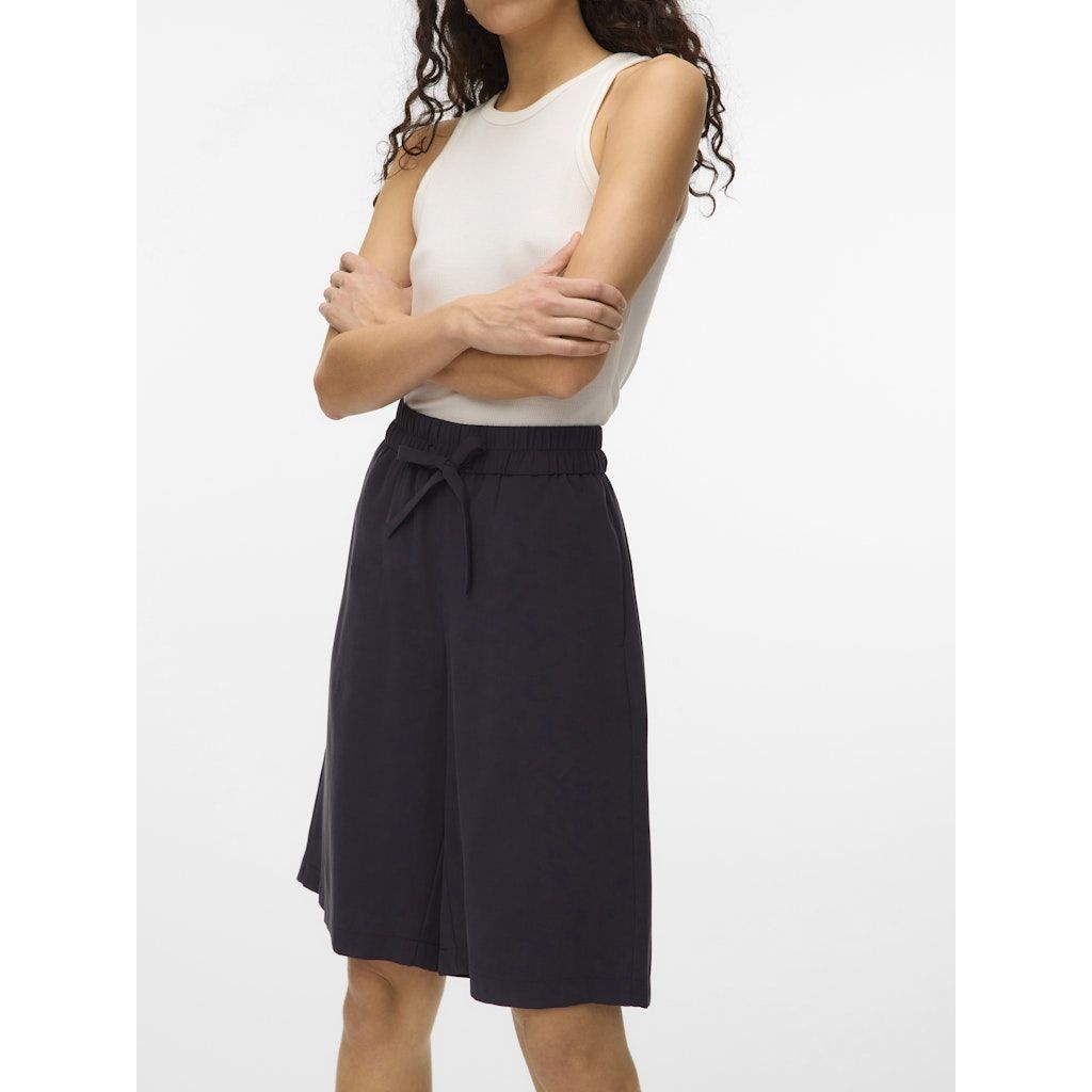 VERO MODA Šortai moterims, Juoda, Carmen long shorts 5