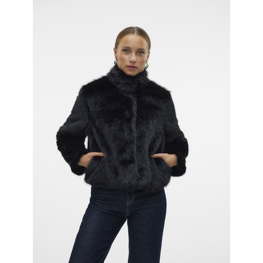 VERO MODA Kailiniai moterims, Juoda, Monroe short jacket 2