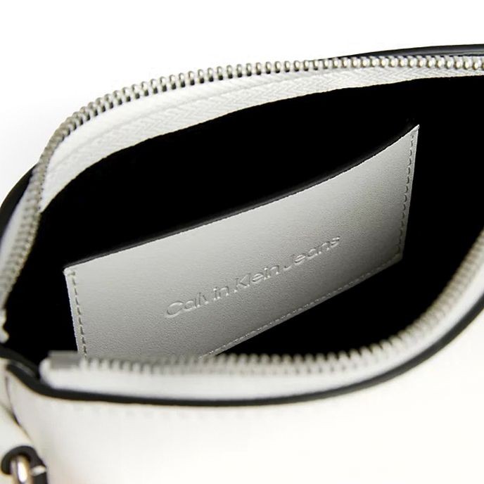 CALVIN KLEIN JEANS Rankinė per petį moterims, Balta, Sculpted camera pouch 4