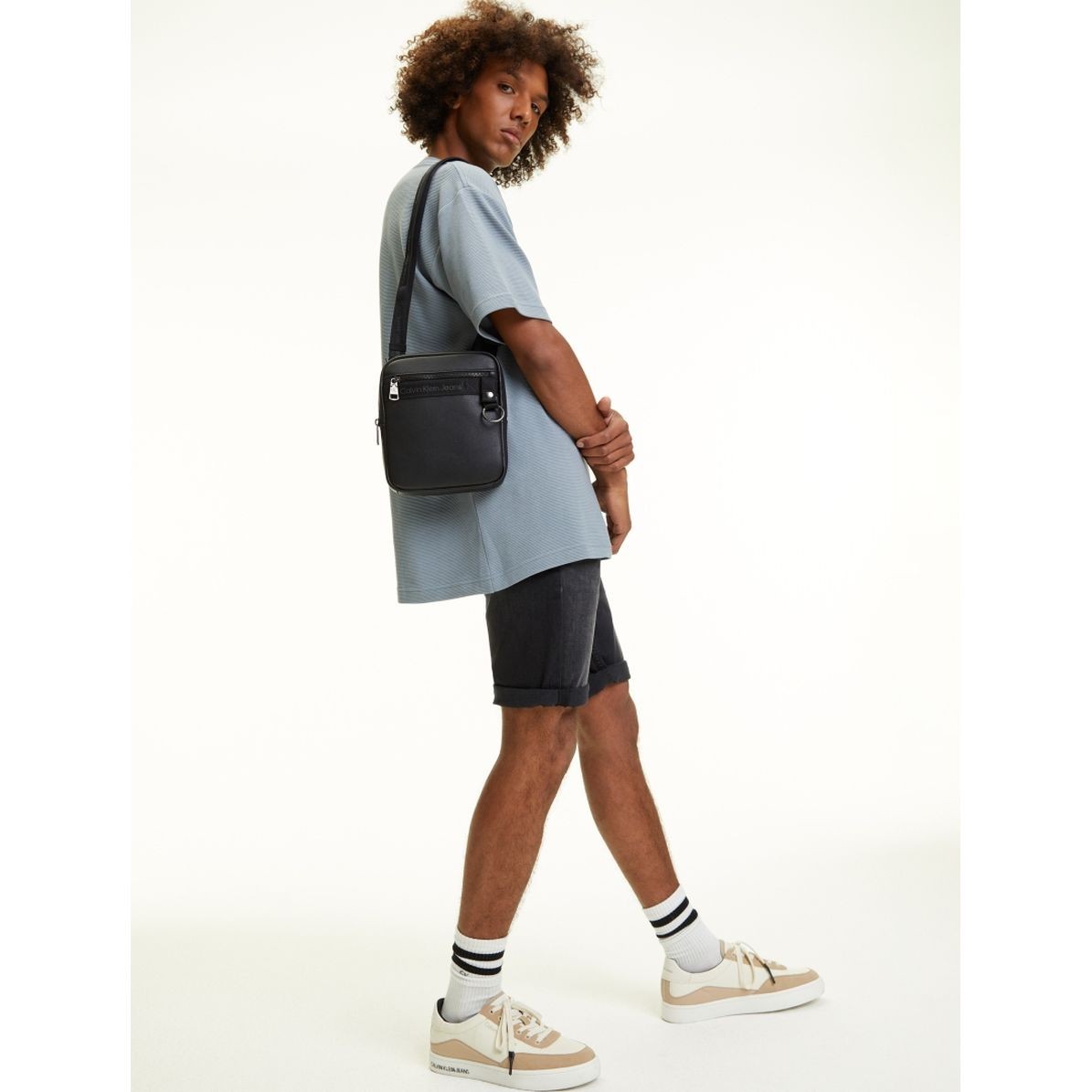 CALVIN KLEIN JEANS Rankinė per petį vyrams, Juoda, ULTRALIGHT REPORTER18 PU 5