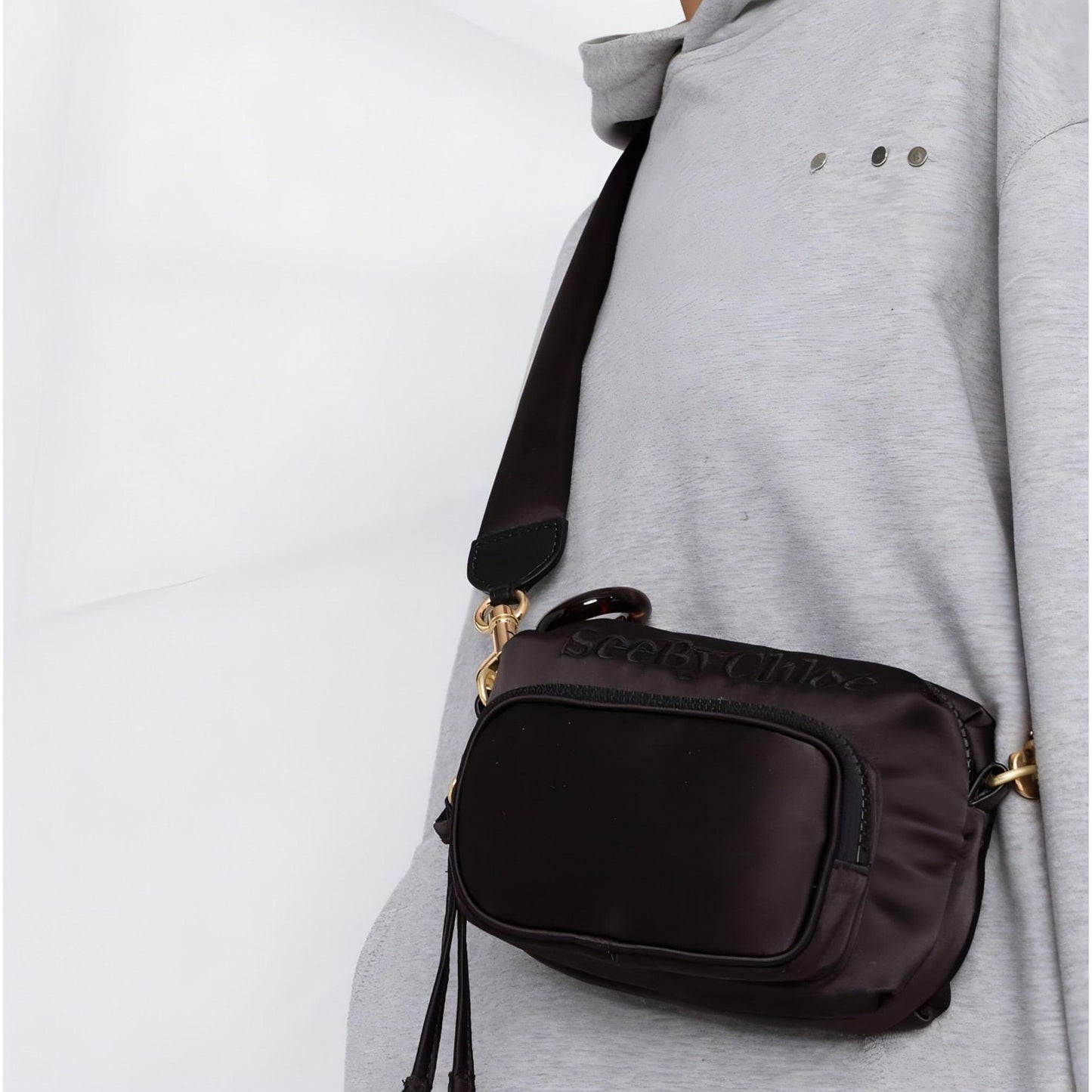 See by Chloé moteriška juoda rankinė per petį Tilly mini camera bag