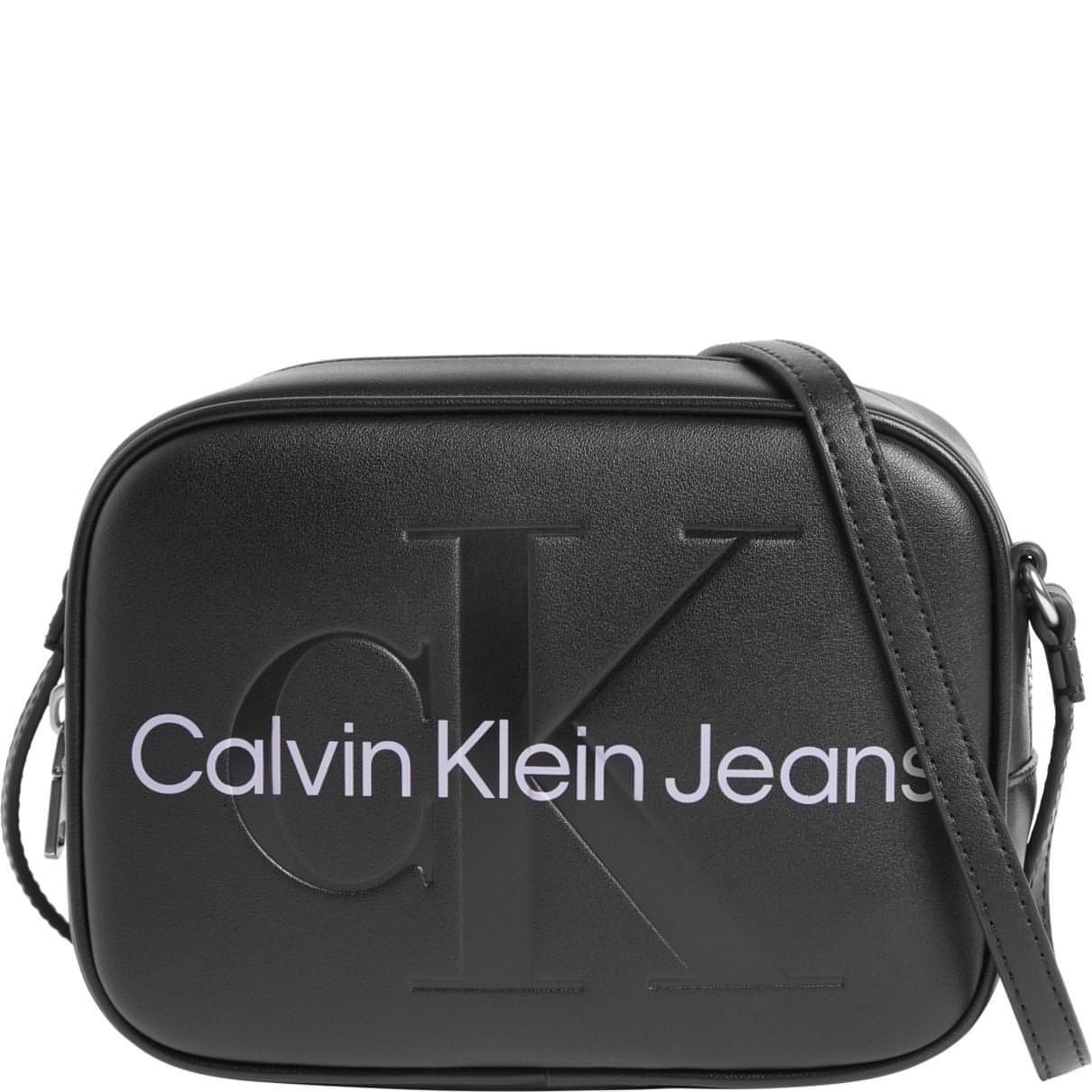 CALVIN KLEIN JEANS moteriška juoda rankinė per petį Sculpted camera bag mono
