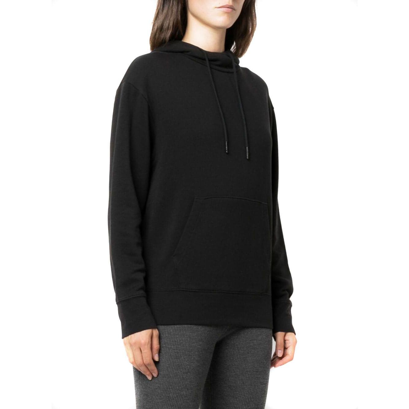 VINCE moteriškas juodas džemperis Essential hoodie